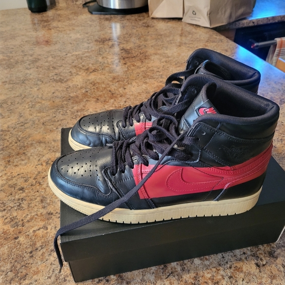 Air Jordan 1 Retro High OG 'Couture' - Picture 8 of 10